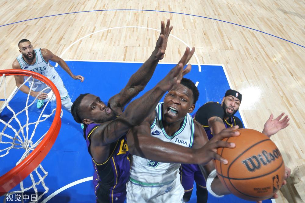 另一位则是 另一位则是