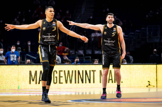 茵场上书写 茵场上书写