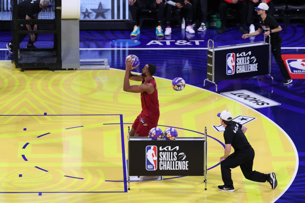 论员霍楠正 论员霍楠正