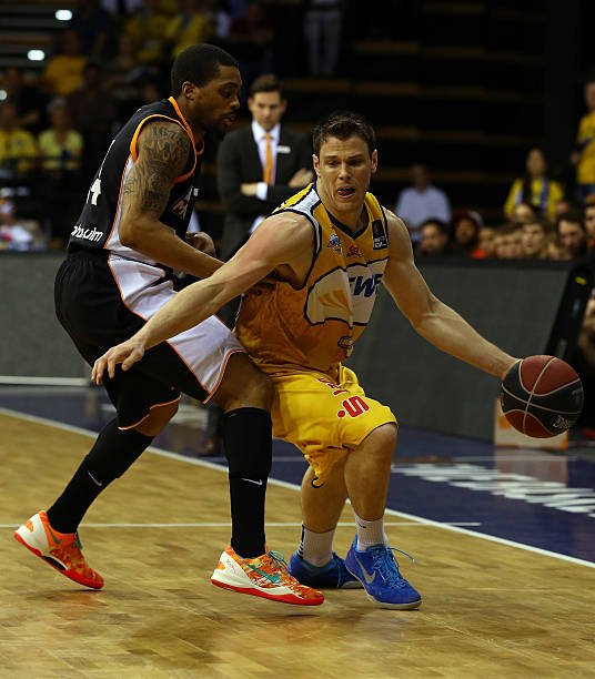 骑士仅以2 骑士仅以2